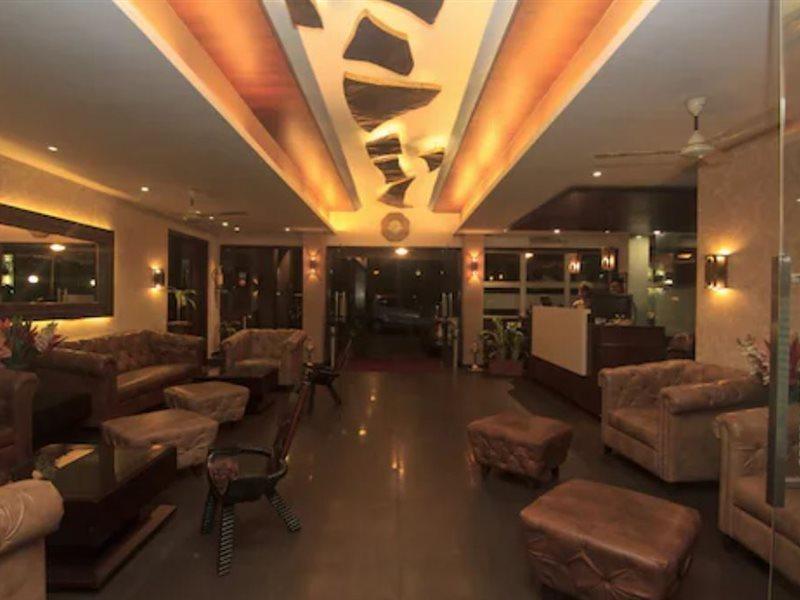לונבלה Hotel Chandralok מראה חיצוני תמונה