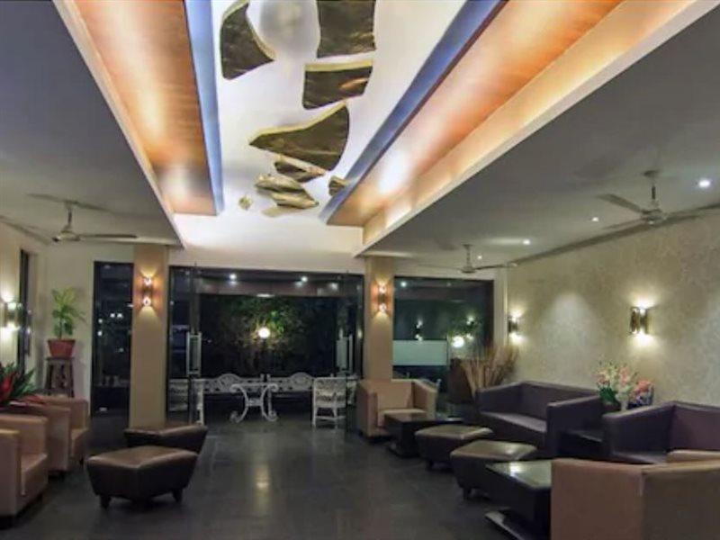 לונבלה Hotel Chandralok מראה חיצוני תמונה