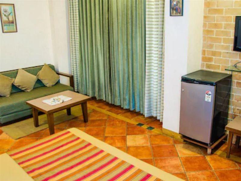 לונבלה Hotel Chandralok מראה חיצוני תמונה