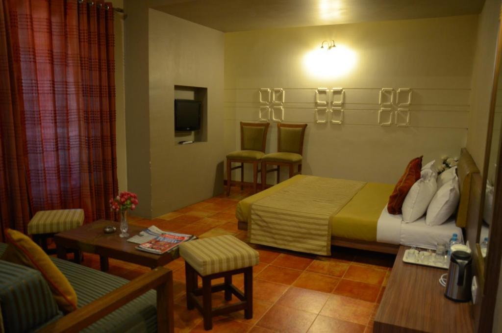 לונבלה Hotel Chandralok חדר תמונה