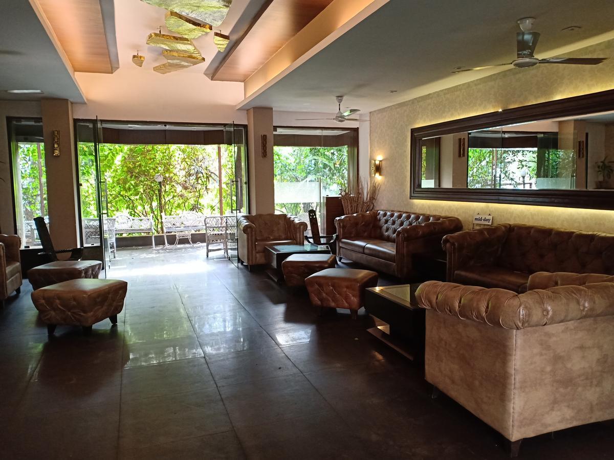 לונבלה Hotel Chandralok מראה חיצוני תמונה