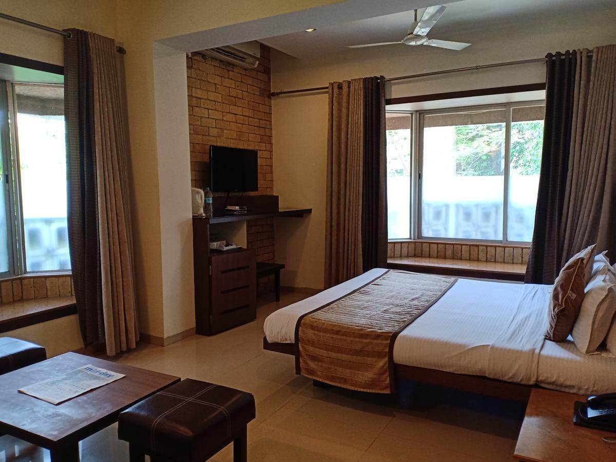 לונבלה Hotel Chandralok מראה חיצוני תמונה