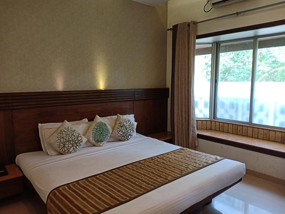 לונבלה Hotel Chandralok מראה חיצוני תמונה