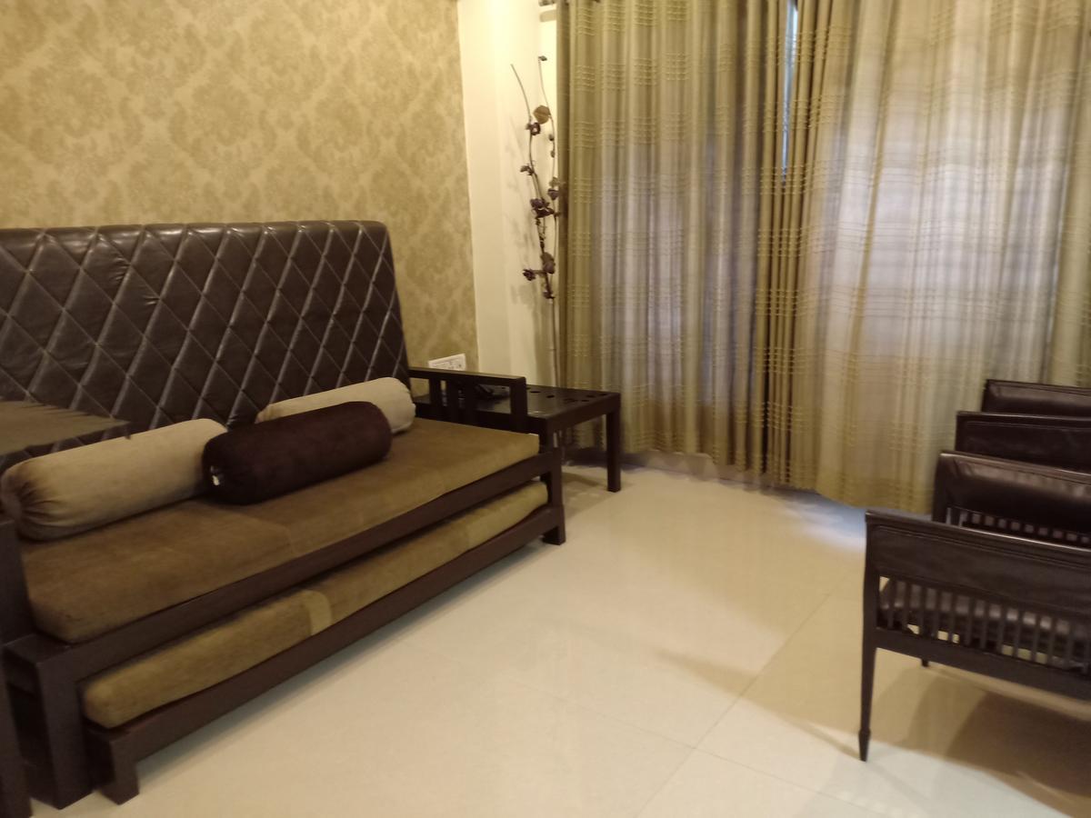 לונבלה Hotel Chandralok מראה חיצוני תמונה