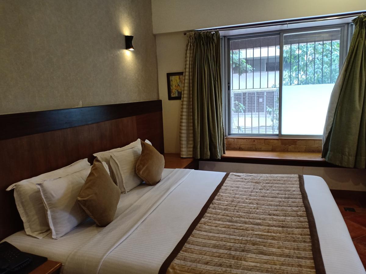 לונבלה Hotel Chandralok מראה חיצוני תמונה