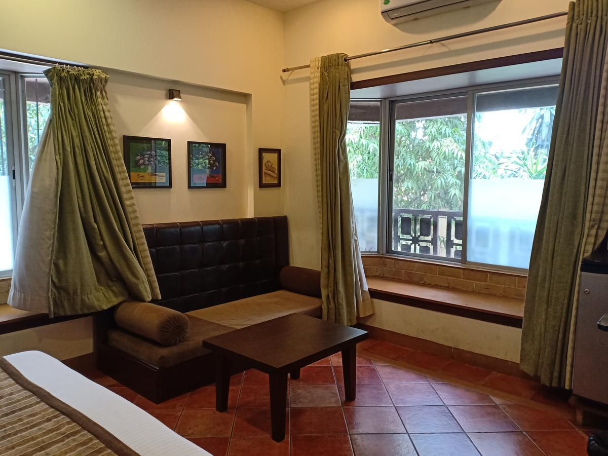 לונבלה Hotel Chandralok מראה חיצוני תמונה