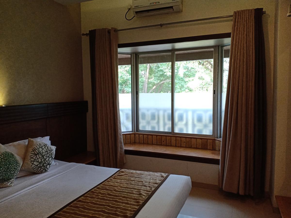 לונבלה Hotel Chandralok מראה חיצוני תמונה