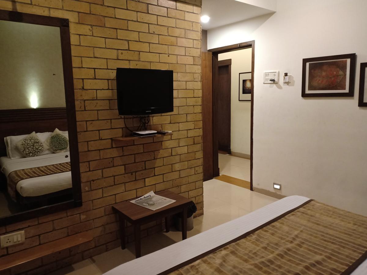 לונבלה Hotel Chandralok מראה חיצוני תמונה