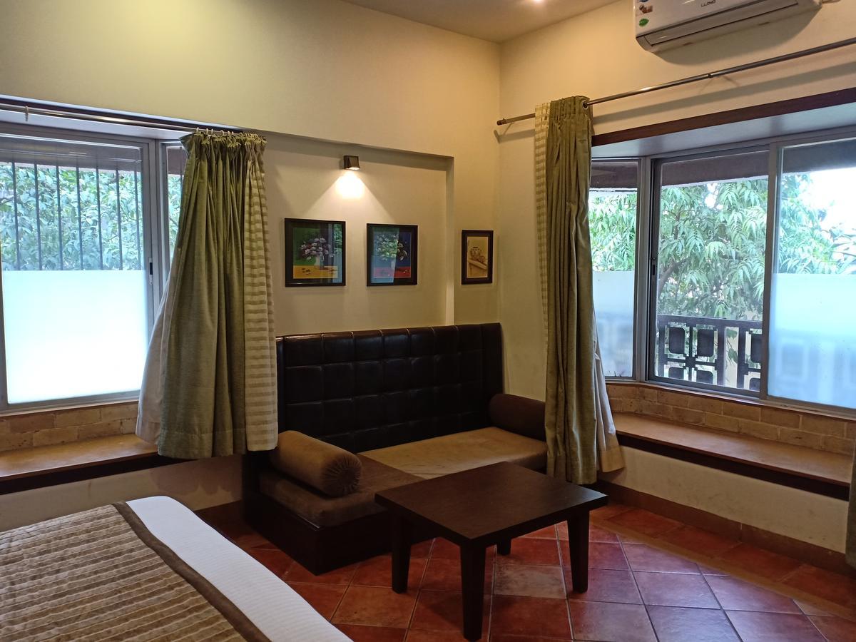 לונבלה Hotel Chandralok מראה חיצוני תמונה