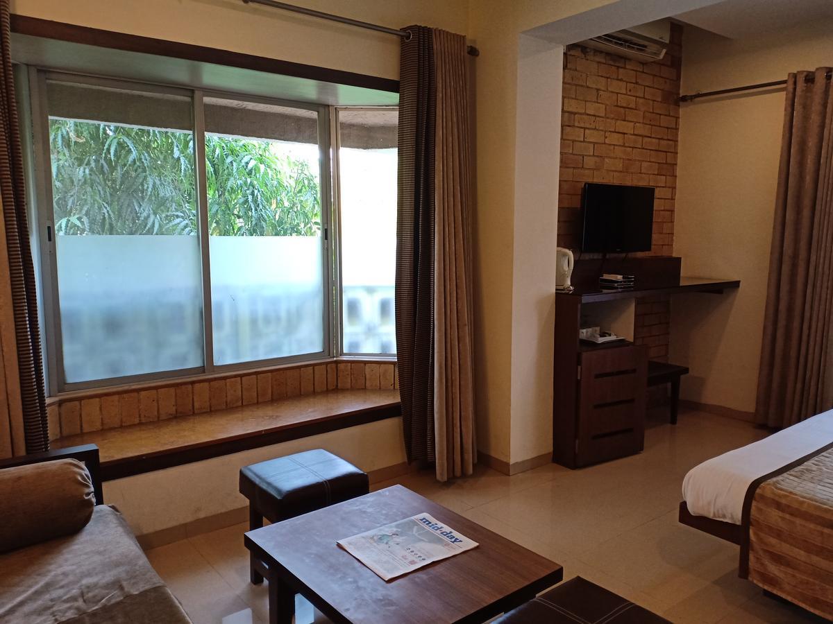 לונבלה Hotel Chandralok מראה חיצוני תמונה