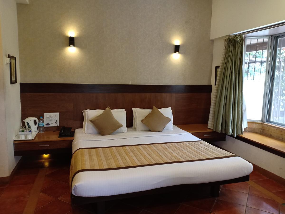 לונבלה Hotel Chandralok מראה חיצוני תמונה