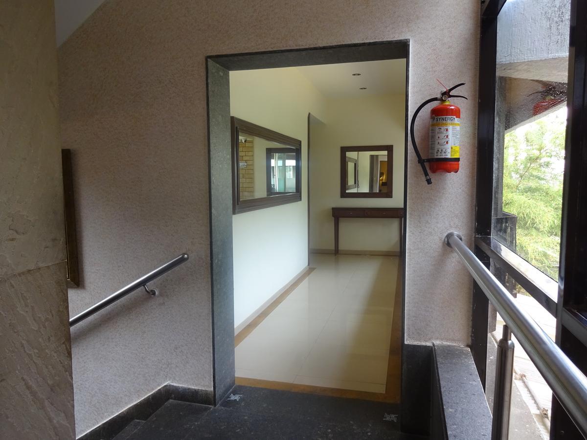 לונבלה Hotel Chandralok מראה חיצוני תמונה