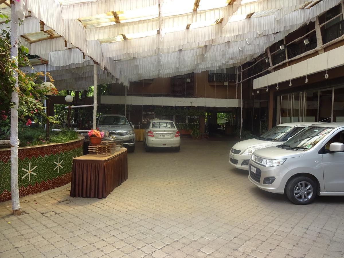 לונבלה Hotel Chandralok מראה חיצוני תמונה