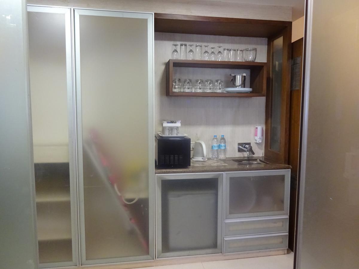 לונבלה Hotel Chandralok מראה חיצוני תמונה