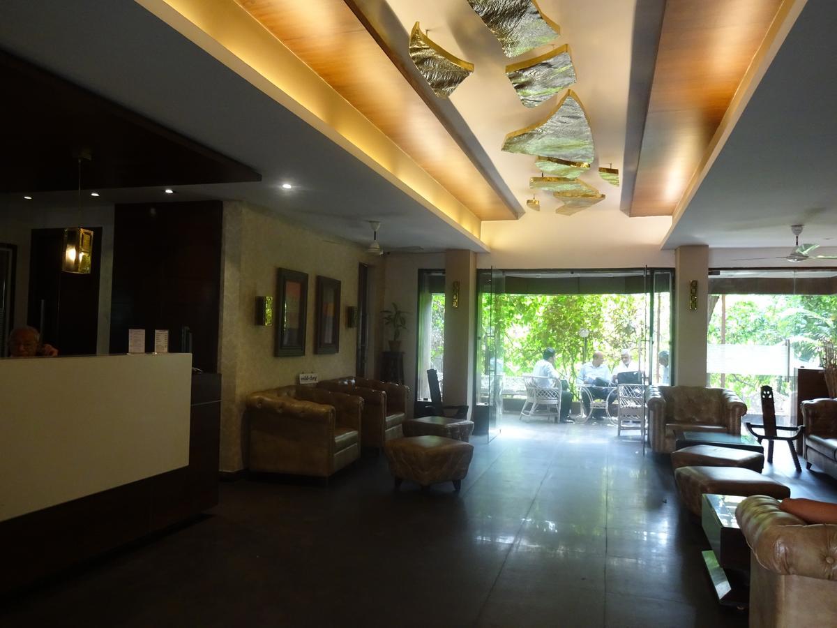 לונבלה Hotel Chandralok מראה חיצוני תמונה