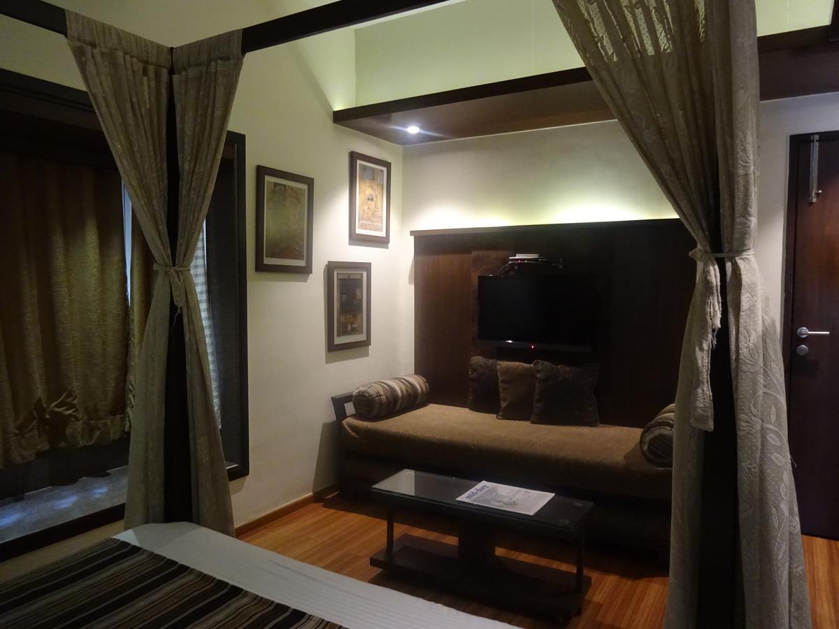 לונבלה Hotel Chandralok מראה חיצוני תמונה